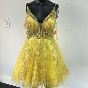 Stella Couture size 2 yellow dress short poofy dress
